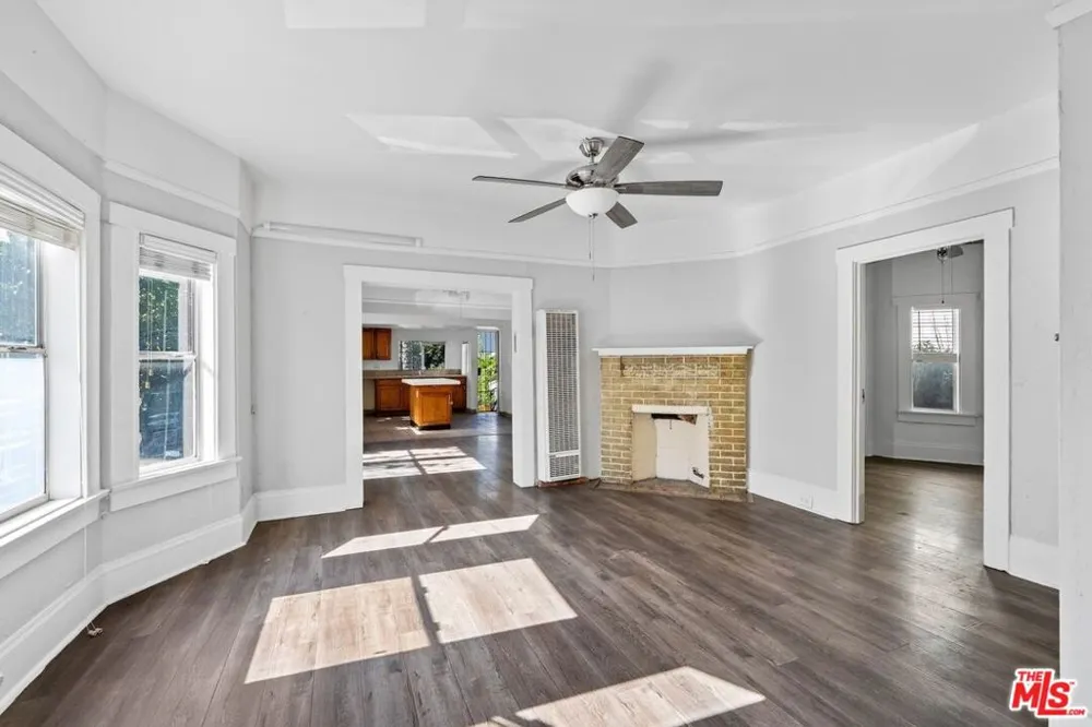 1121 S Serrano Avenue Los Angeles, CA 90006
