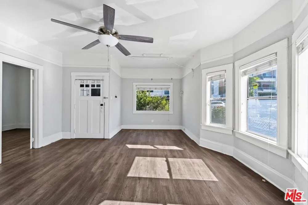 1121 S Serrano Avenue Los Angeles, CA 90006