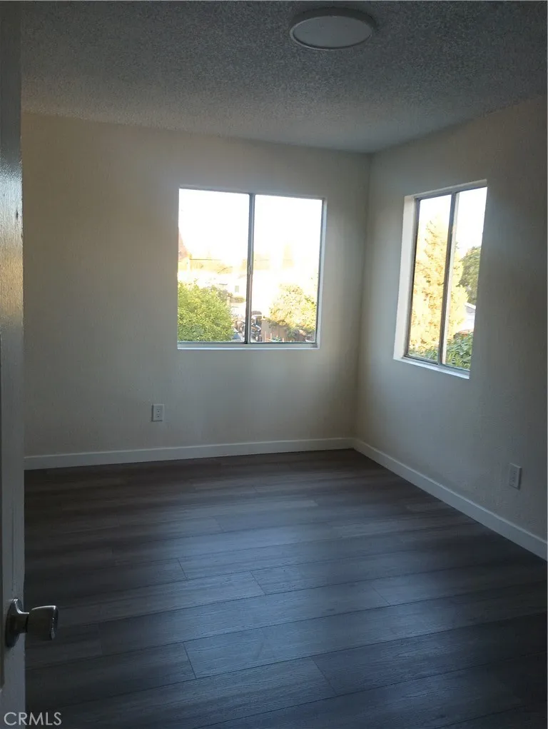 966 7th Pomona, CA 91766