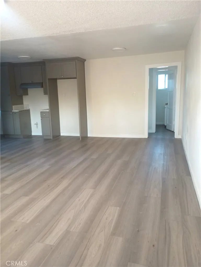 966 7th Pomona, CA 91766
