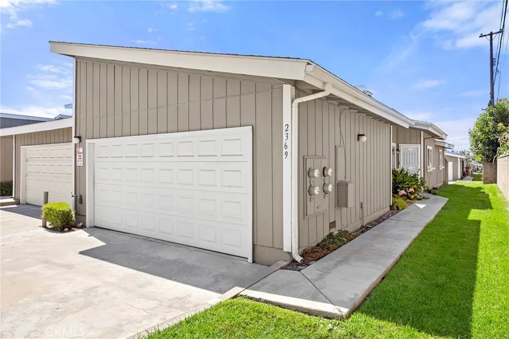 2369 S Reservoir Pomona, CA 91766