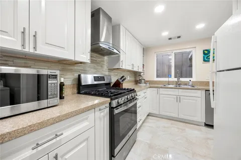 2369 S Reservoir