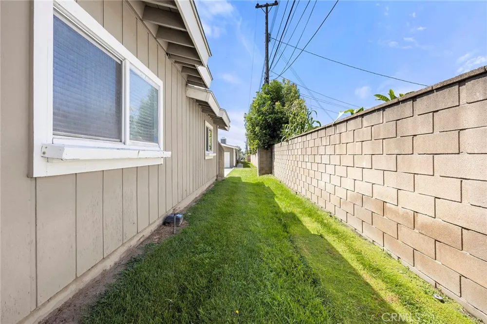 2369 S Reservoir Pomona, CA 91766