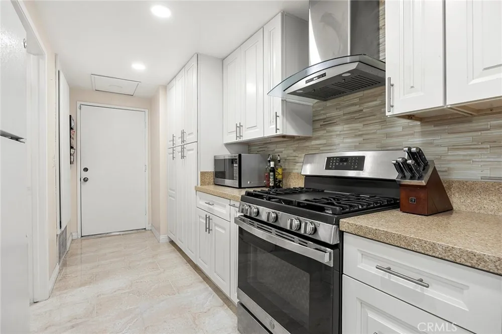 2369 S Reservoir Pomona, CA 91766