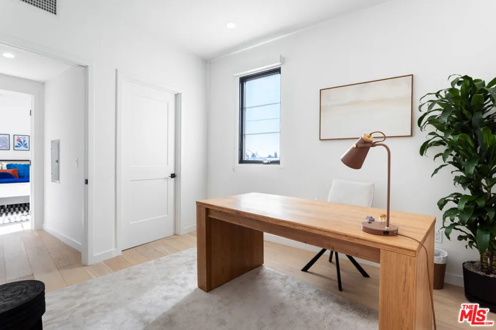 1333 S Orange Grove Avenue #207 Los Angeles, CA 90019