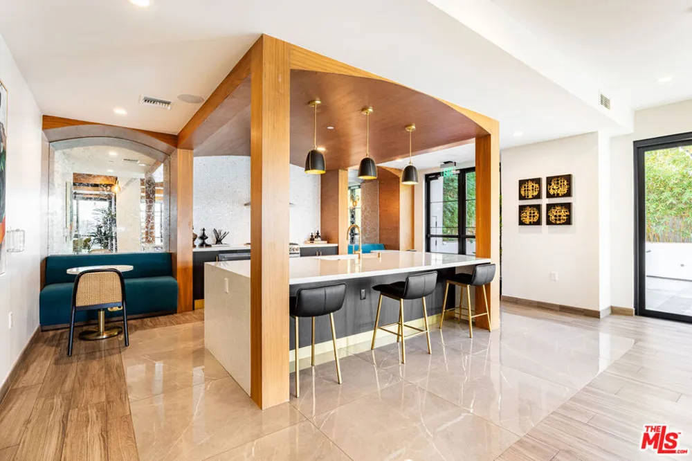 1333 S Orange Grove Avenue #207 Los Angeles, CA 90019