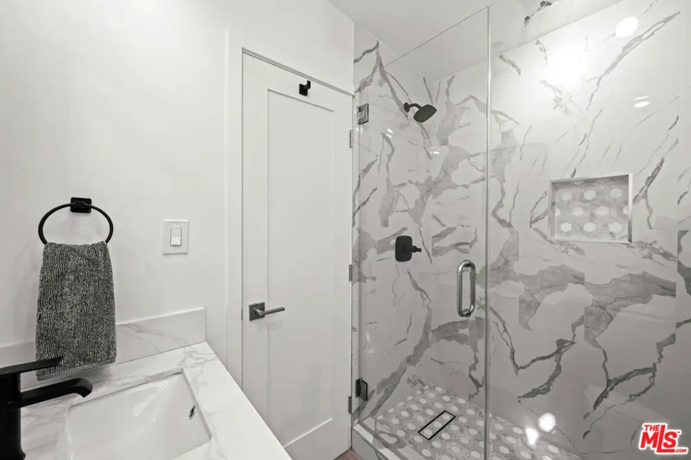 25154 Malibu Road #2 Malibu, CA 90265