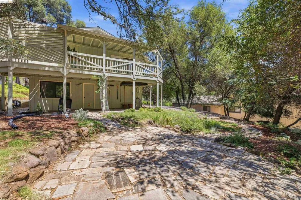 21478 Paseo De Los Portales Sonora, CA 95370