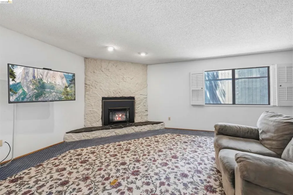21478 Paseo De Los Portales Sonora, CA 95370