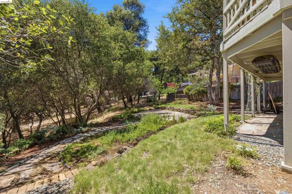 21478 Paseo De Los Portales Sonora, CA 95370