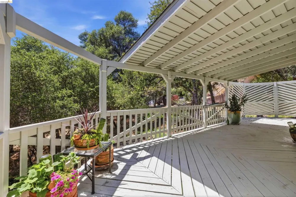 21478 Paseo De Los Portales Sonora, CA 95370