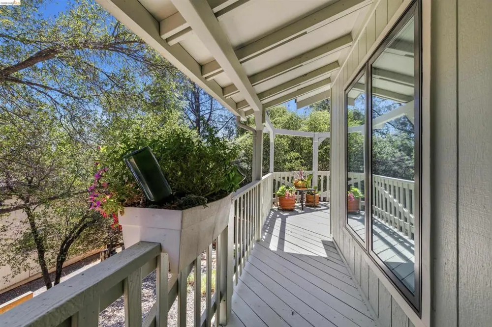 21478 Paseo De Los Portales Sonora, CA 95370