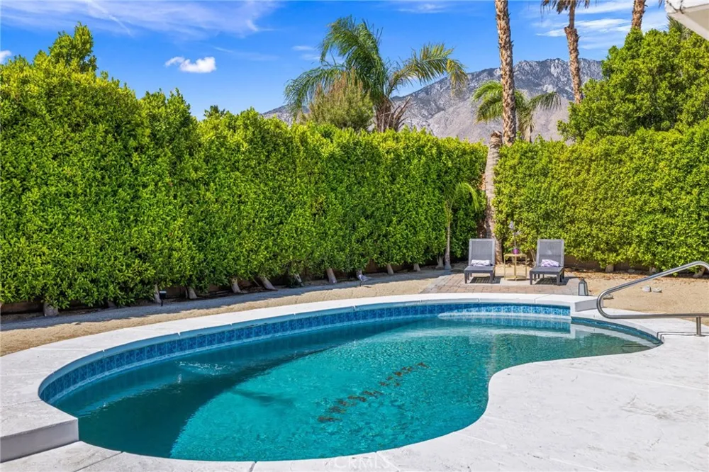 1489 E Francis Drive Palm Springs, CA 92262
