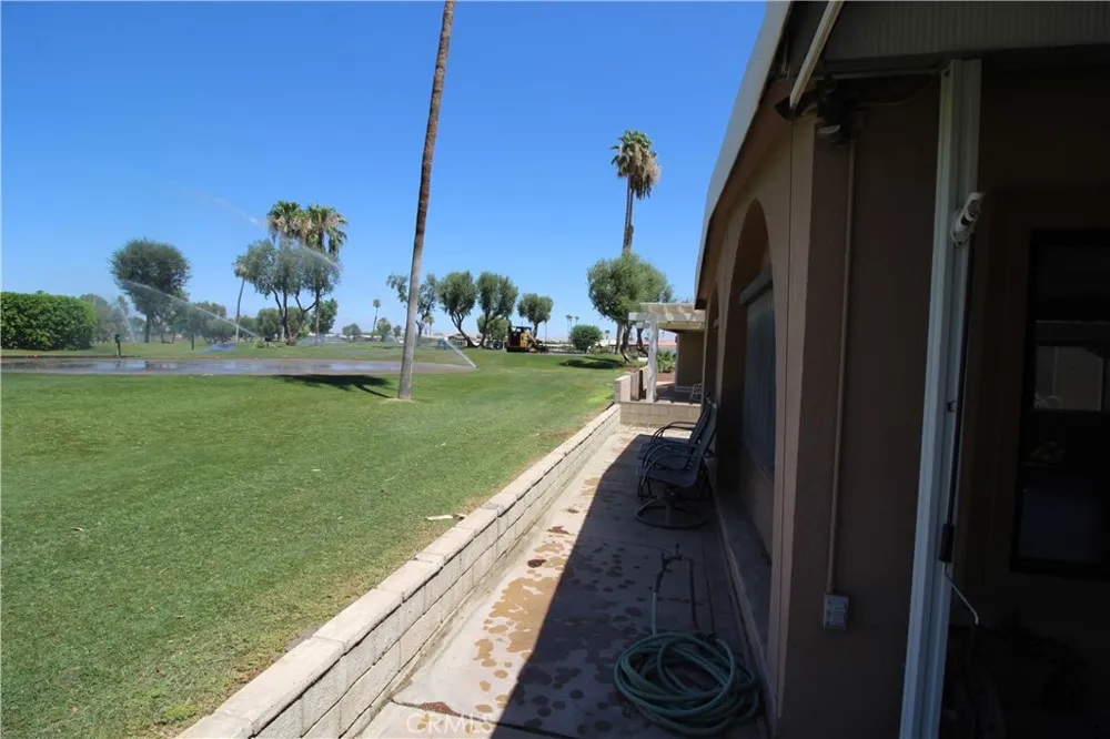 39105 Manzanita Drive Palm Desert, CA 92260