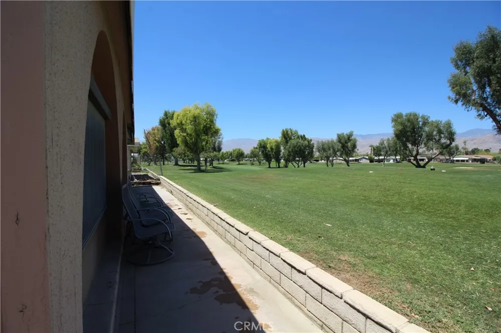39105 Manzanita Drive Palm Desert, CA 92260