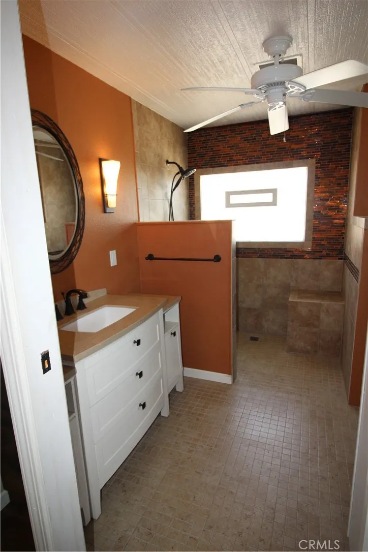 39105 Manzanita Drive Palm Desert, CA 92260