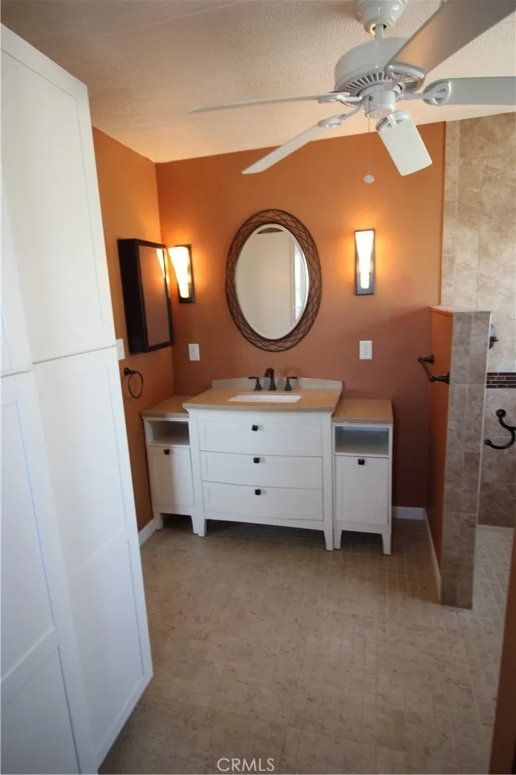 39105 Manzanita Drive Palm Desert, CA 92260