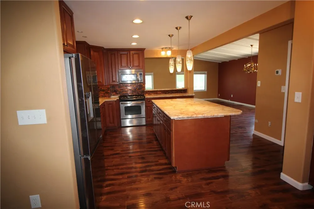 39105 Manzanita Drive Palm Desert, CA 92260