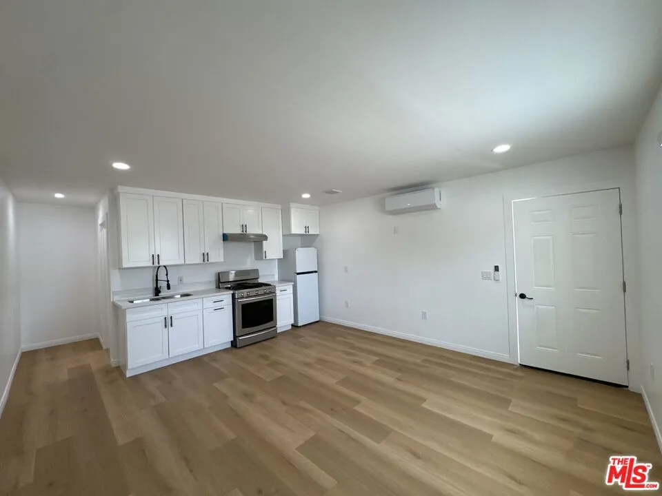 19459 Keswick Street Reseda, CA 91335