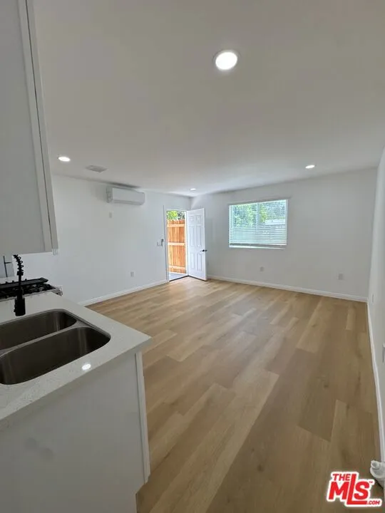 19459 Keswick Street Reseda, CA 91335