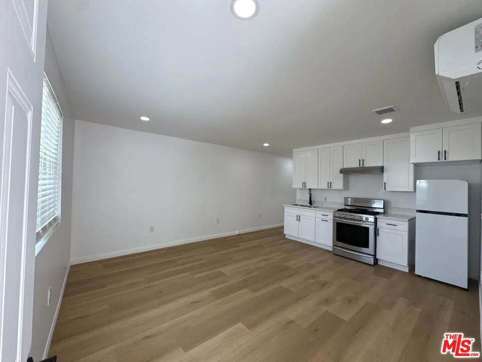 19459 Keswick Street Reseda, CA 91335