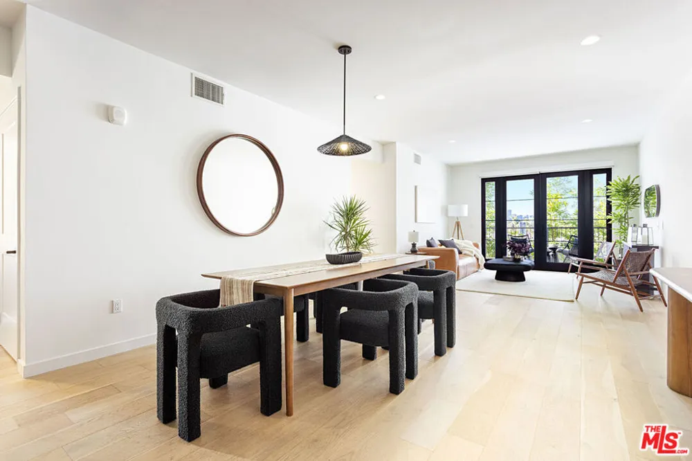 1333 S Orange Grove Avenue #PH504 Los Angeles, CA 90019
