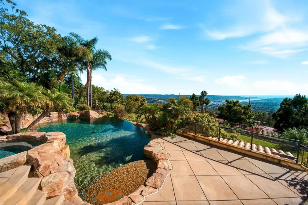 7149 Obelisco Cir Carlsbad, CA 92009