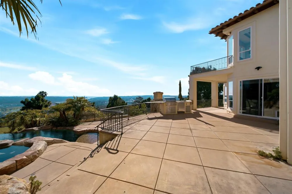 7149 Obelisco Cir Carlsbad, CA 92009