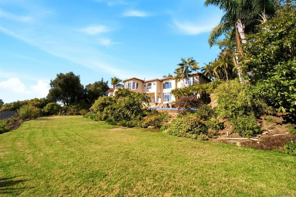 7149 Obelisco Cir Carlsbad, CA 92009