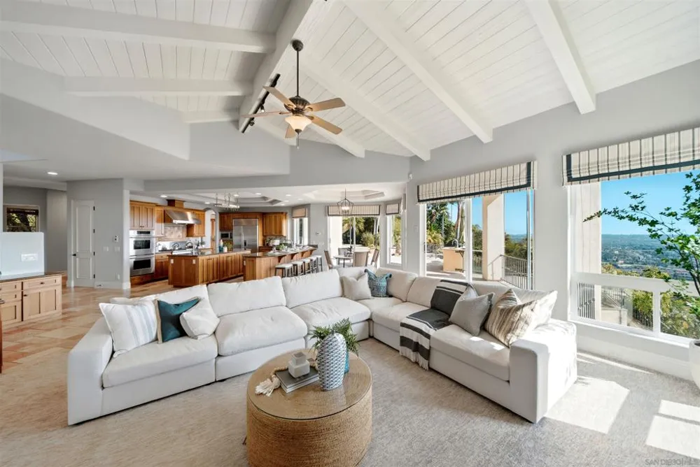 7149 Obelisco Cir Carlsbad, CA 92009