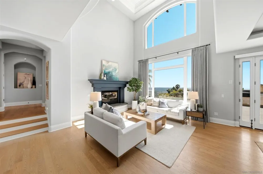 7149 Obelisco Cir Carlsbad, CA 92009