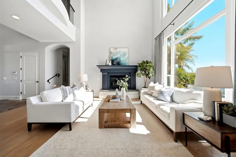 7149 Obelisco Cir Carlsbad, CA 92009