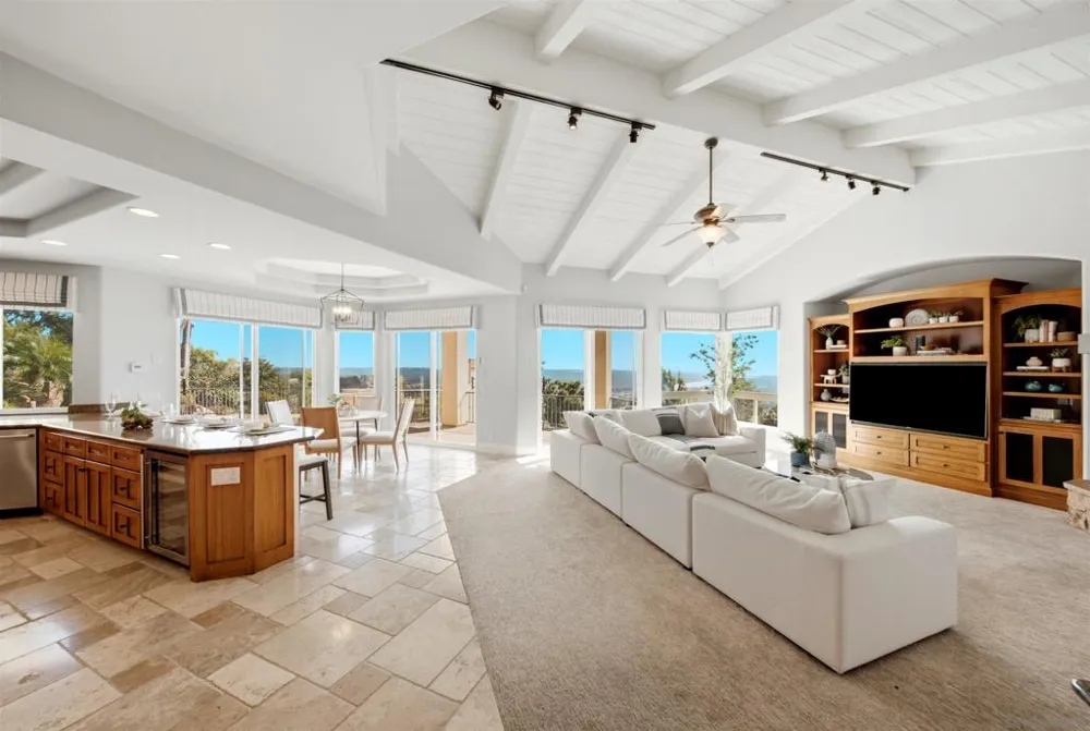 7149 Obelisco Cir Carlsbad, CA 92009