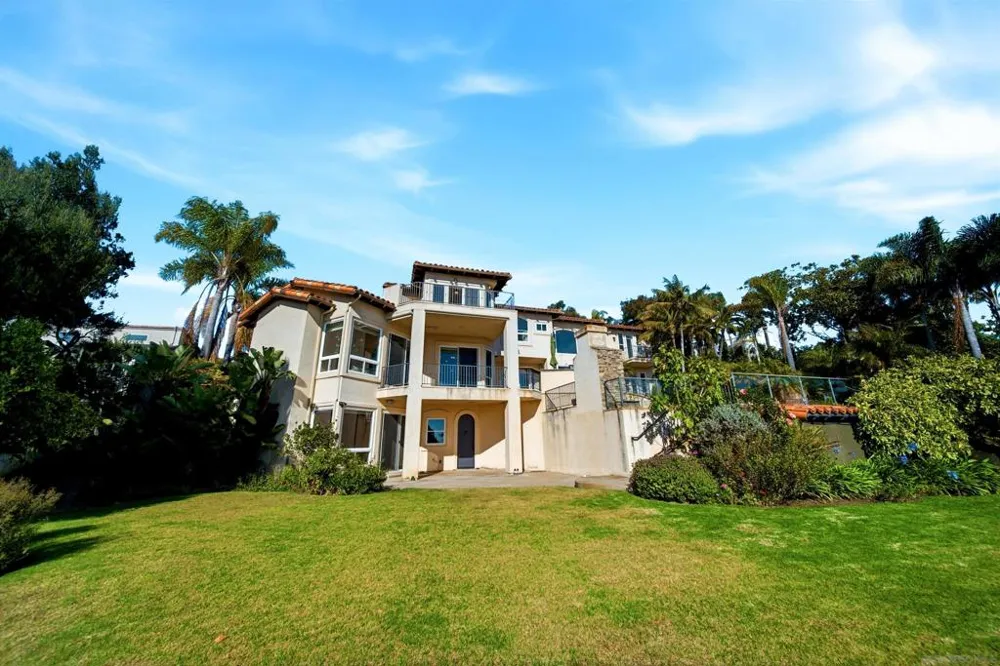 7149 Obelisco Cir Carlsbad, CA 92009