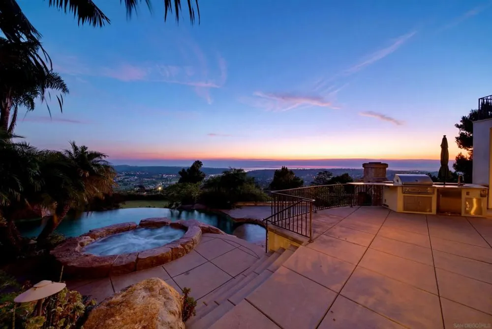 7149 Obelisco Cir Carlsbad, CA 92009