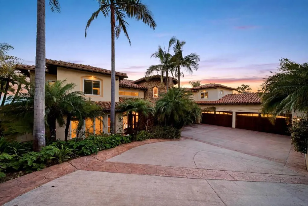 7149 Obelisco Cir Carlsbad, CA 92009