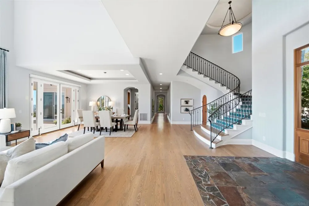 7149 Obelisco Cir Carlsbad, CA 92009