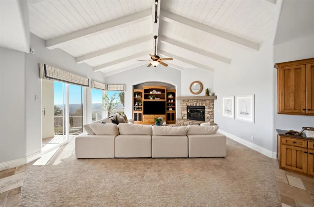 7149 Obelisco Cir Carlsbad, CA 92009
