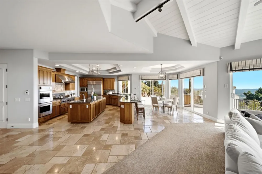 7149 Obelisco Cir Carlsbad, CA 92009