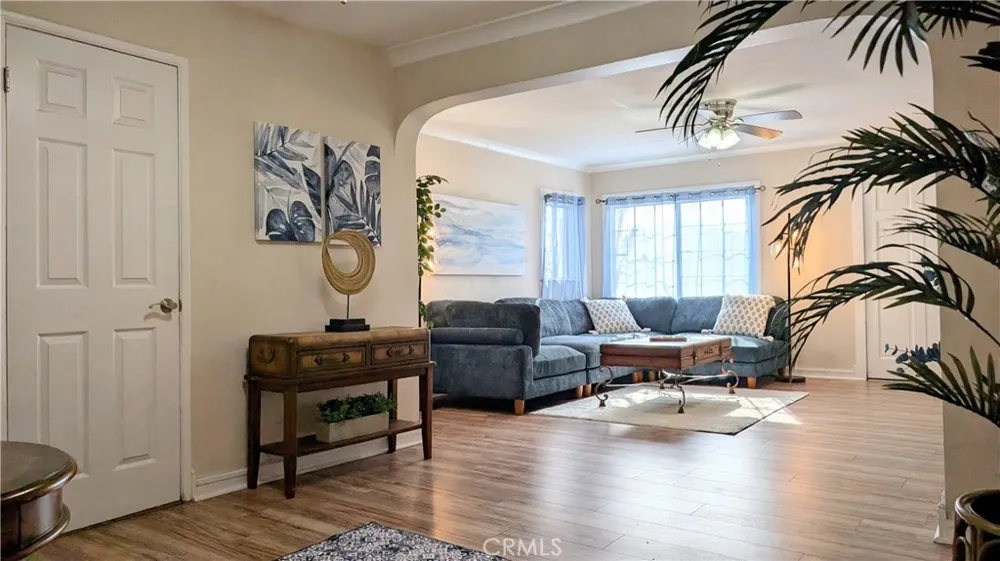 3854 Arlington Avenue Los Angeles, CA 90008