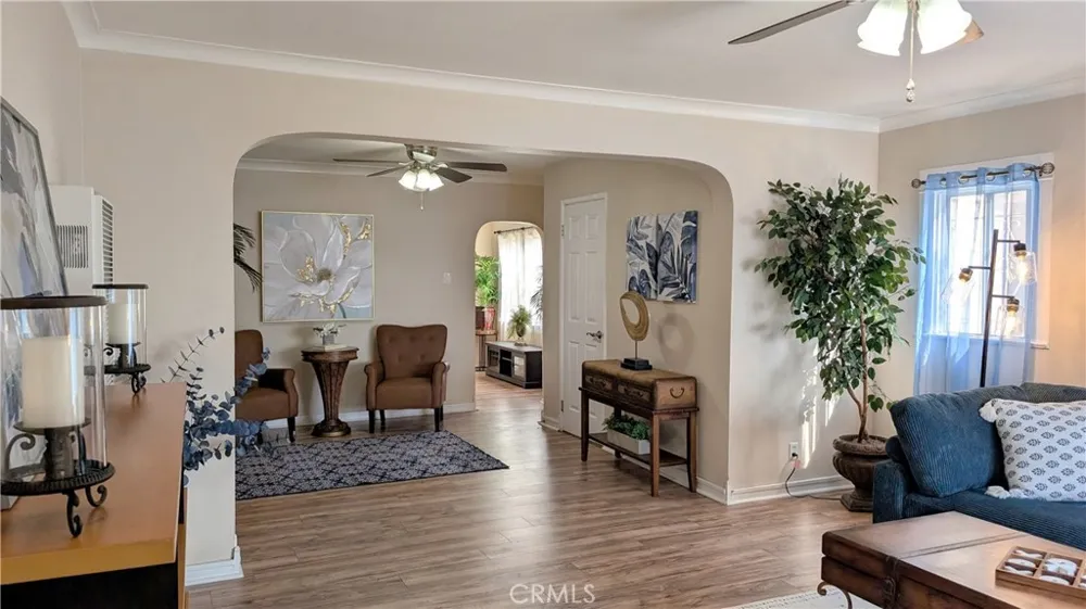 3854 Arlington Avenue Los Angeles, CA 90008