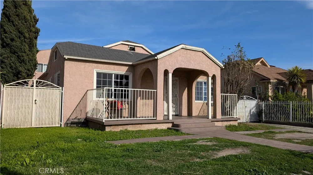 3854 Arlington Avenue Los Angeles, CA 90008