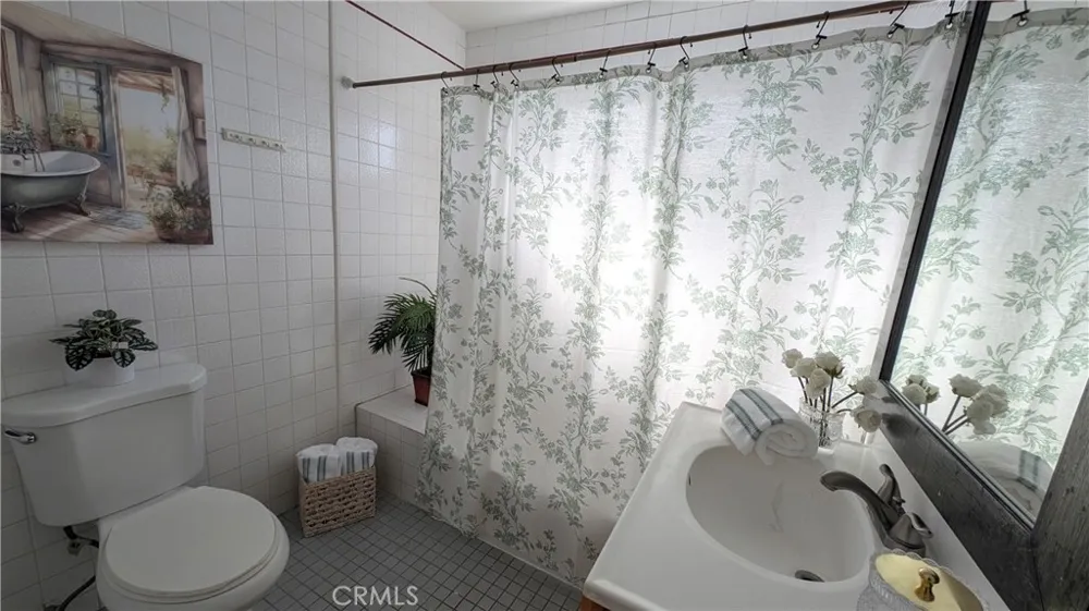 3854 Arlington Avenue Los Angeles, CA 90008