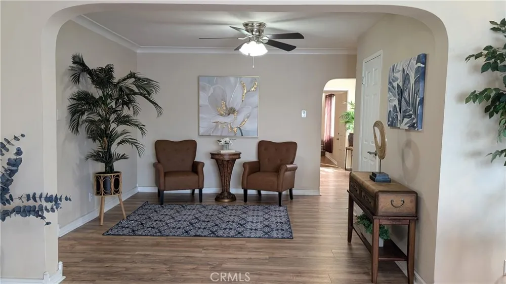 3854 Arlington Avenue Los Angeles, CA 90008