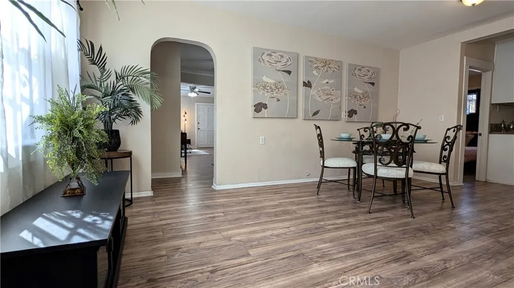 3854 Arlington Avenue Los Angeles, CA 90008