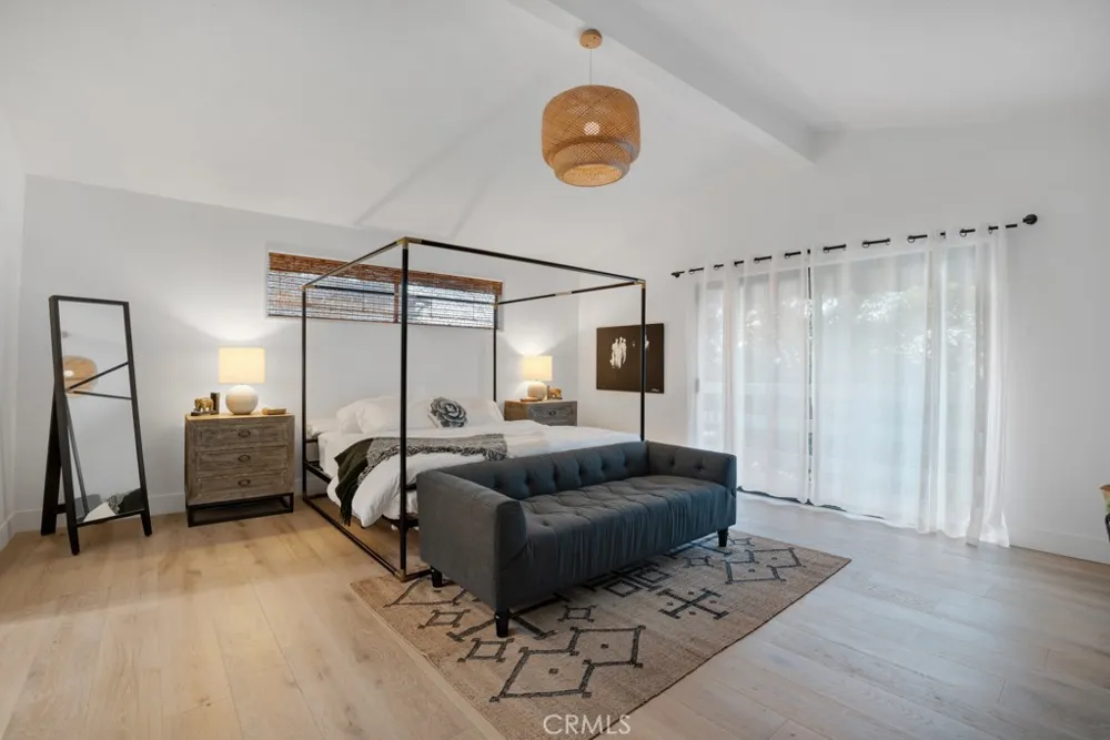23680 Summit Calabasas, CA 91302