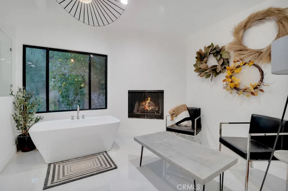 23680 Summit Calabasas, CA 91302