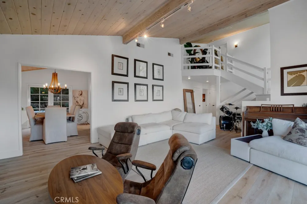 23680 Summit Calabasas, CA 91302