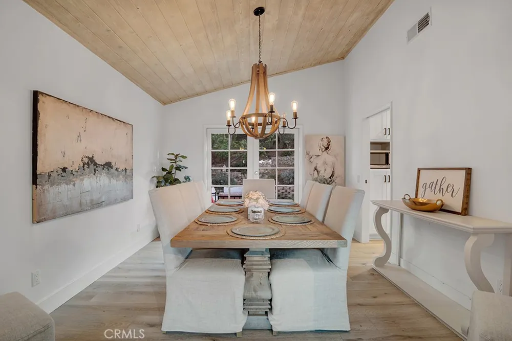 23680 Summit Calabasas, CA 91302