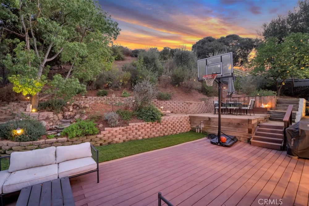 23680 Summit Calabasas, CA 91302